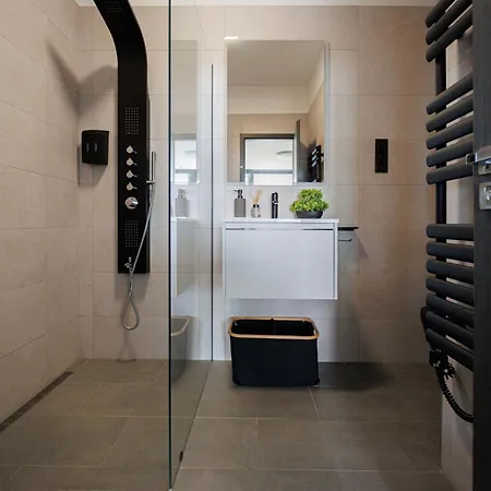 Panorama Corner - Pool, Sauna, Parking Apartment