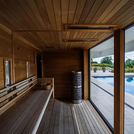 Apartment Panorama Corner - Pool, Sauna, Parking *