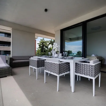 Panorama Corner - Pool, Sauna, Parking Apartment