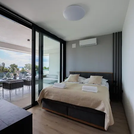 Apartment Panorama Corner - Pool, Sauna, Parking