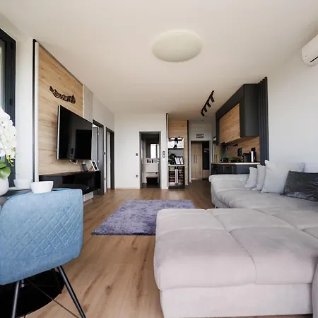 Panorama Corner - Pool, Sauna, Parking *