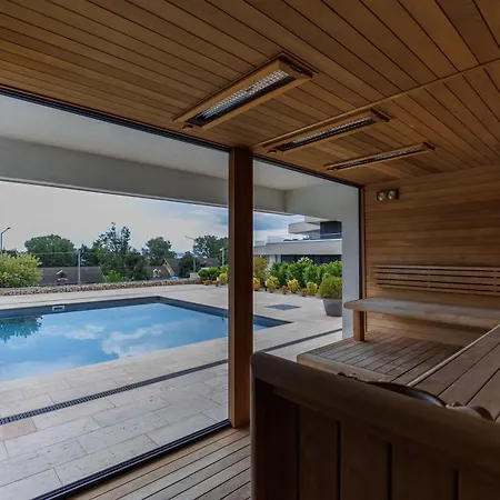 Panorama Corner - Pool, Sauna, Parking Apartment