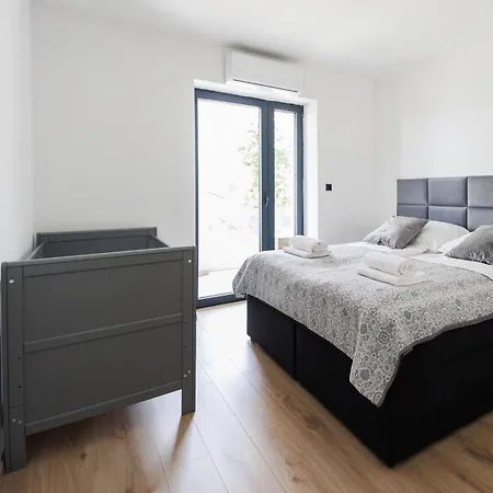 Apartamento Panorama Corner - Pool, Sauna, Parking