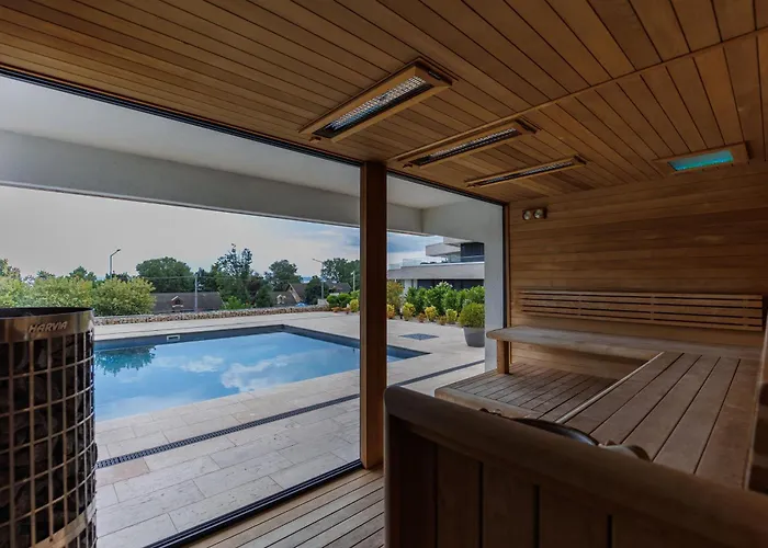 Panorama Corner - Pool, Sauna, Parking アパート